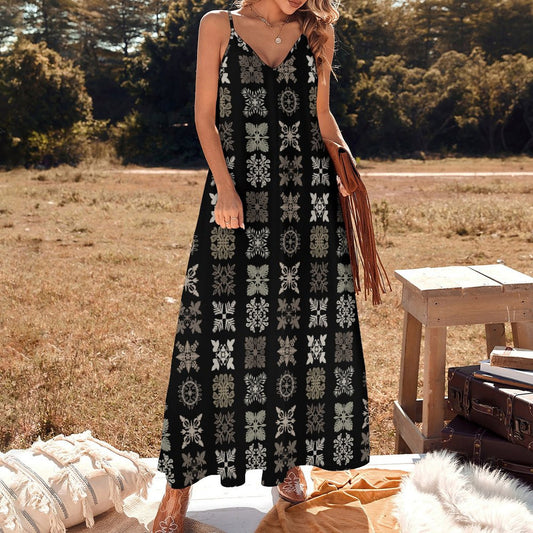 Hōʻolu Maxi Dress in Kapa Kuiki Hawaiian Print - Black and Beige