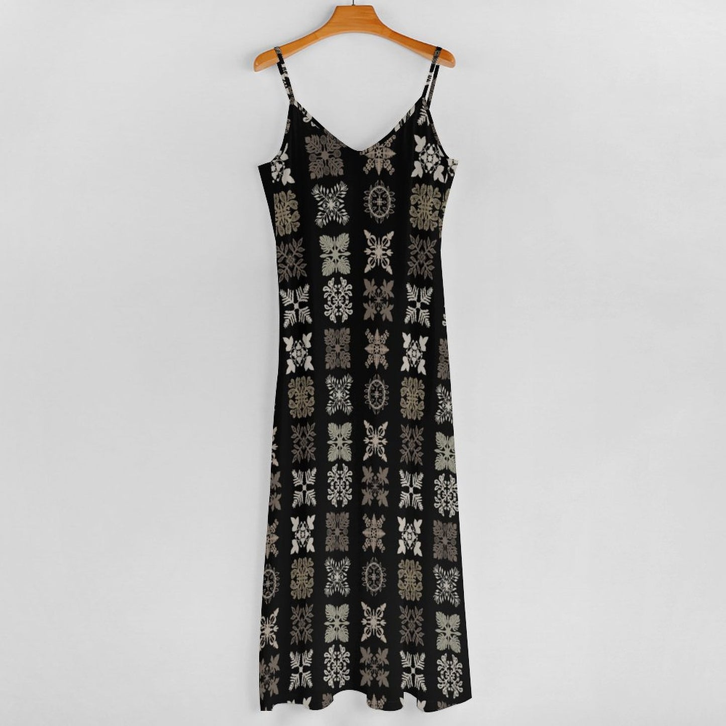 Hōʻolu Maxi Dress in Kapa Kuiki Hawaiian Print - Black and Beige