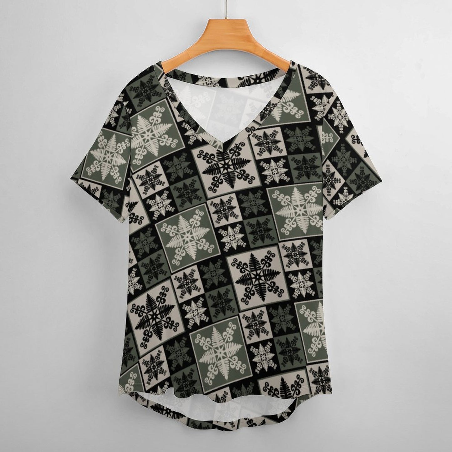 Hawaiian Fern Kapa Kuiki Block Print, Keahi V-Neck Short-Sleeve Shirt - Green
